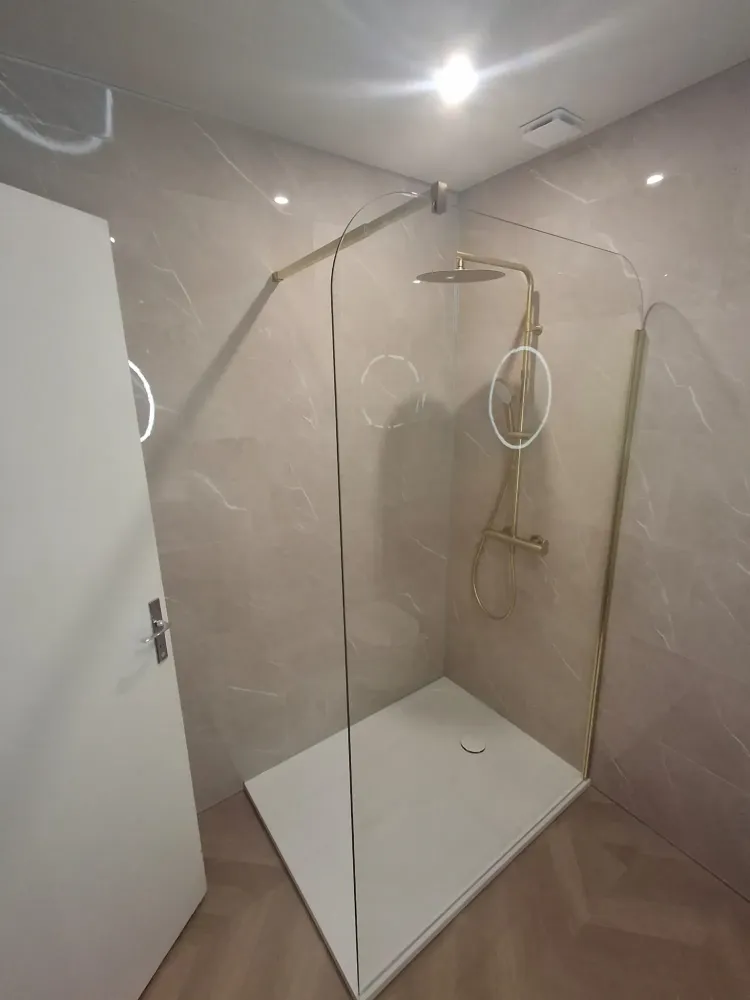 Douche épurée